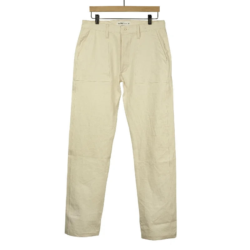 Trendy Sporty Pants-Fatigue pants in washed natural herringbone cotton