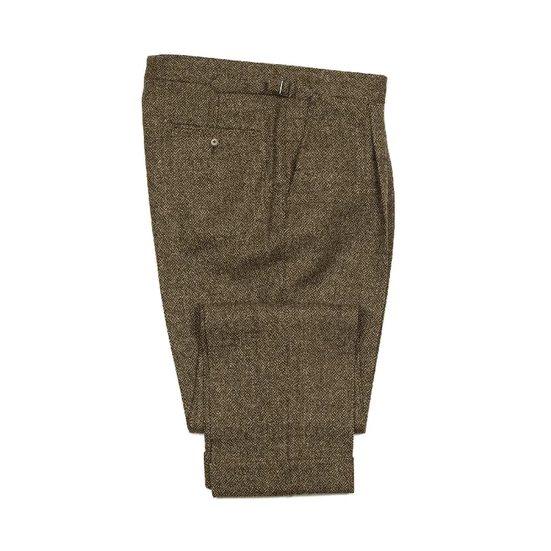 Stretch Fit Jogger Pants-x Sartoria Carrara: Pleated trousers in brown undyed wool diamond tweed